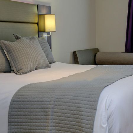 Premier Inn Huddersfield West Exterior foto