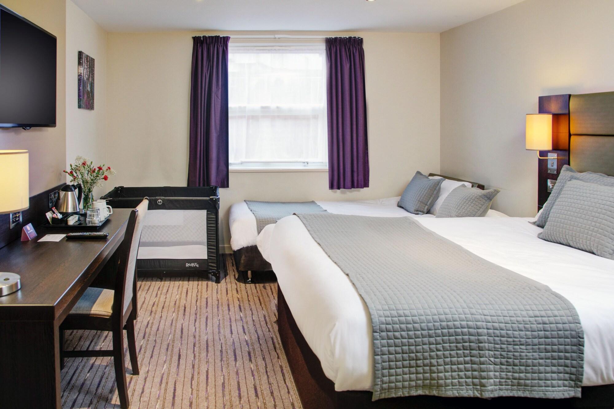 Premier Inn Huddersfield West Exterior foto